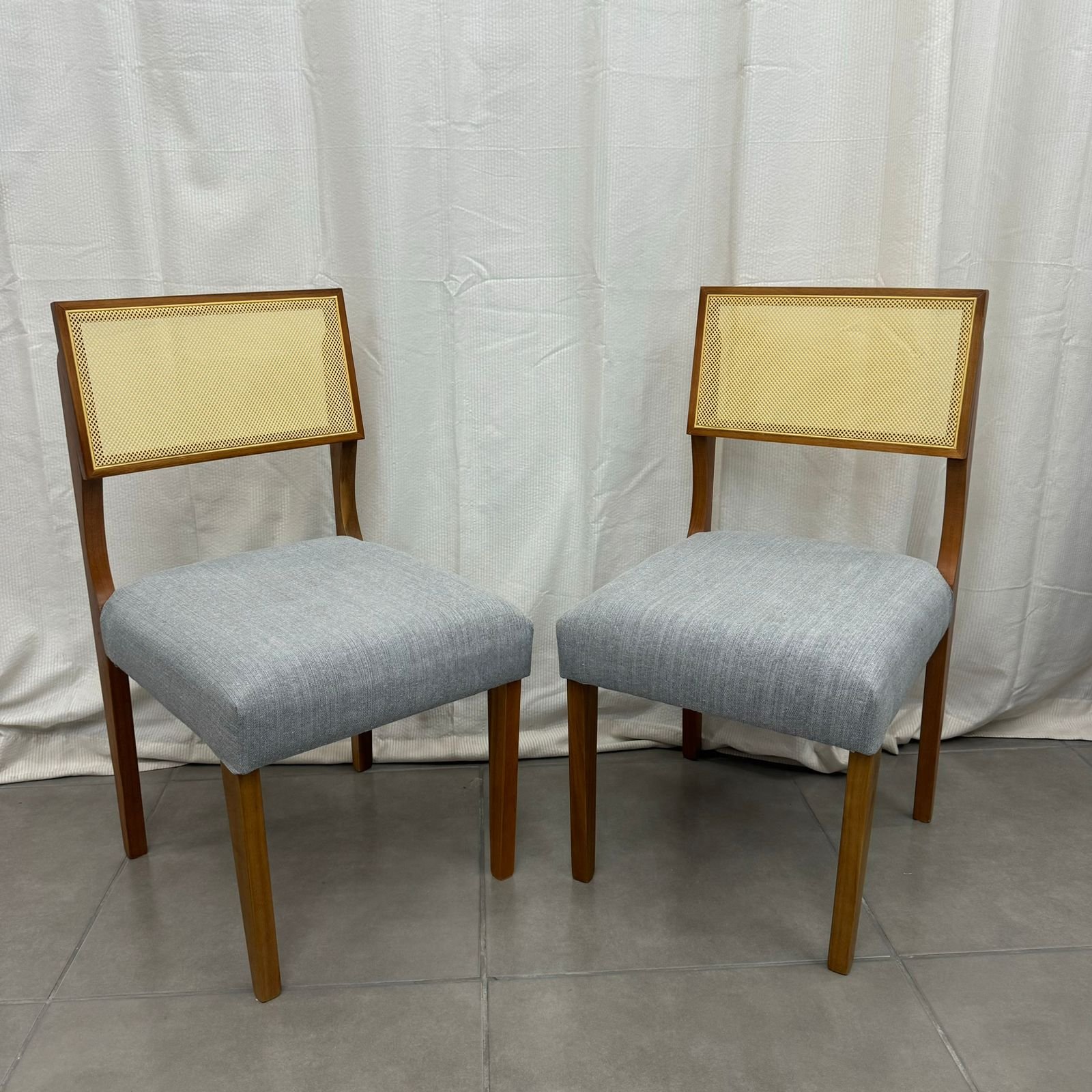 Kit 2 Cadeiras Grécia em Madeira com Tecido Linho Hr Móveis - Imagem 2